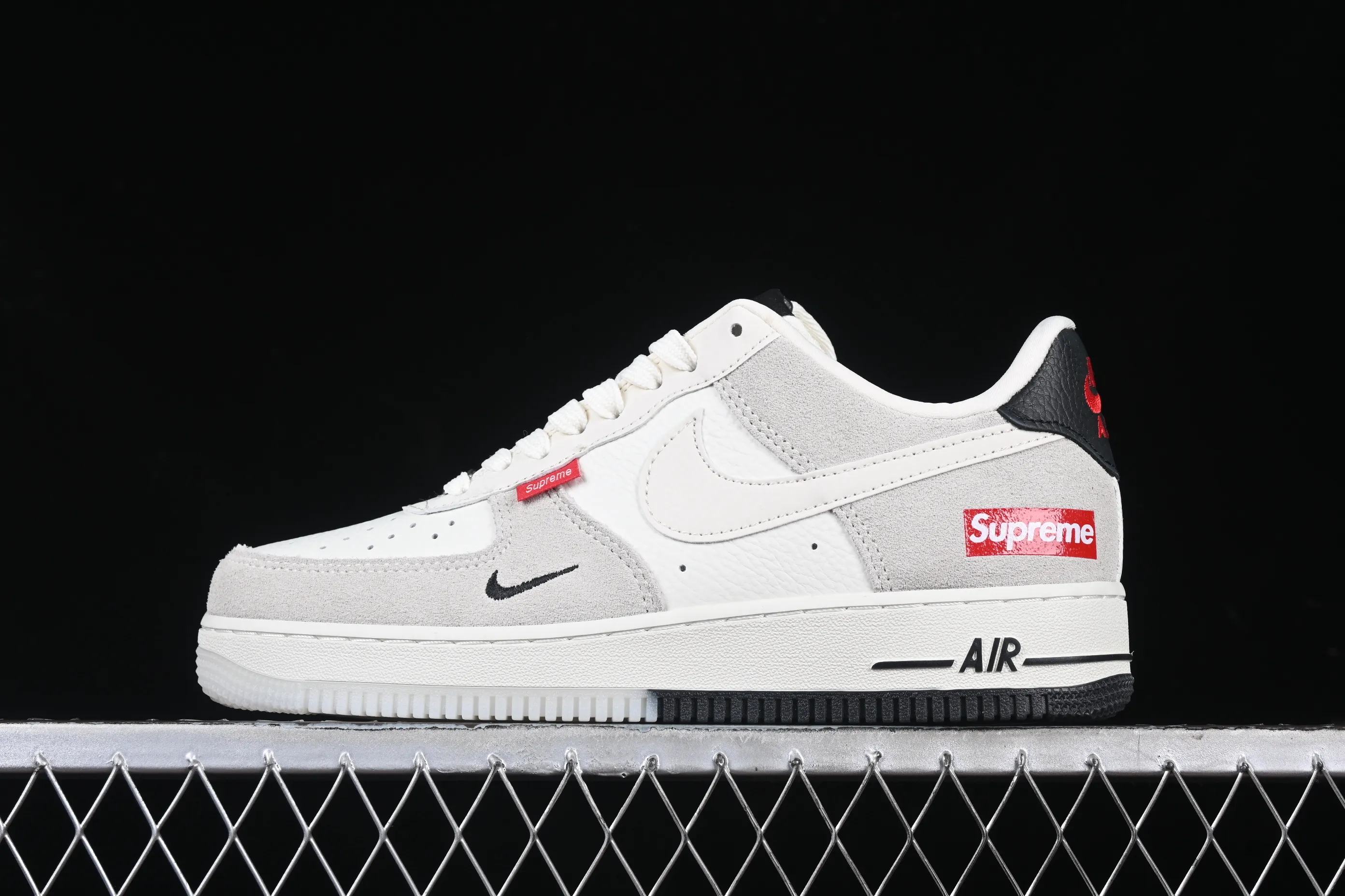 All Categories Nk Air Force 1 Air Force Series Nk Air Force 1 Low Air Force Low Nk Air Force 1'07 Low Supreme Co-branded - Beige Textile Label Air Force 1 Low-top Casual Shoes CH6336-517